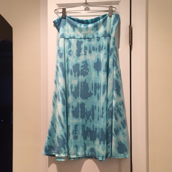 LuLaRoe Dresses & Skirts - Medium LuLaRoe Azure Skirt